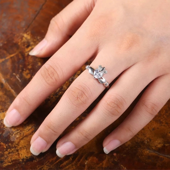 New Clear CZ Silver Claddagh Ring. - Picture 3 of 6